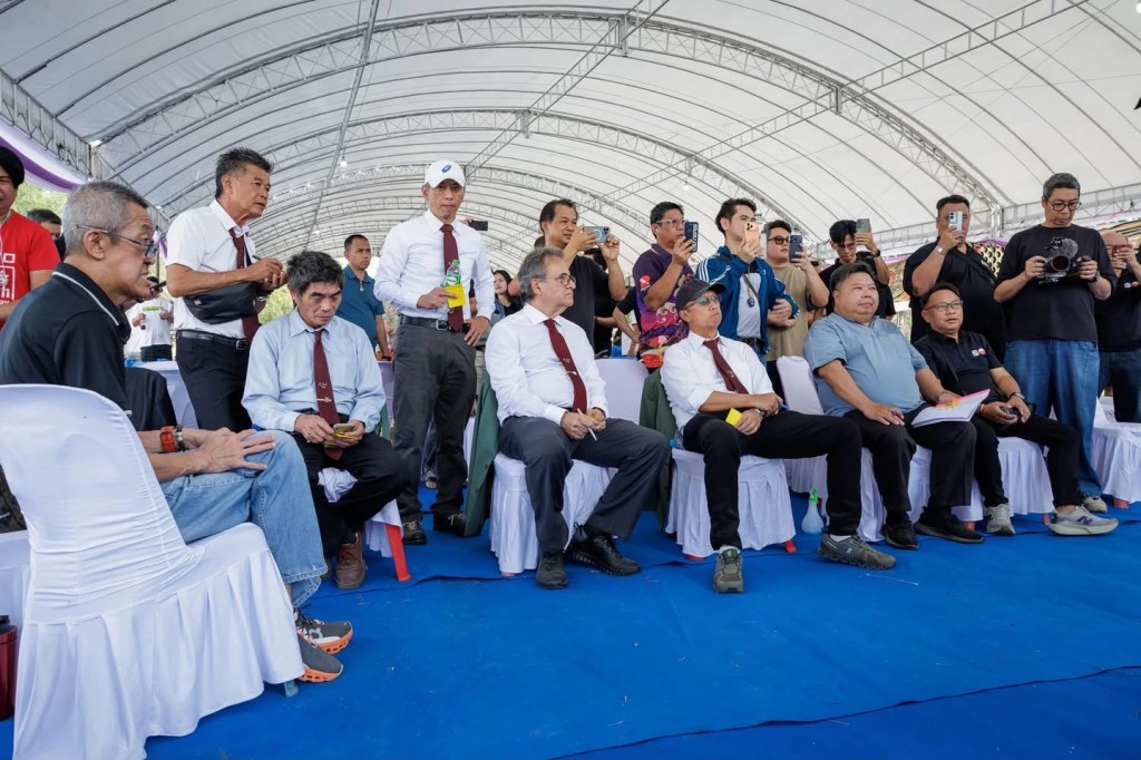 ผู้ร่วมงานและคณะกรรมการบริเวณพื้นที่ประกวด งาน The 9th ZNA East Thailand Young Koi Show 2026