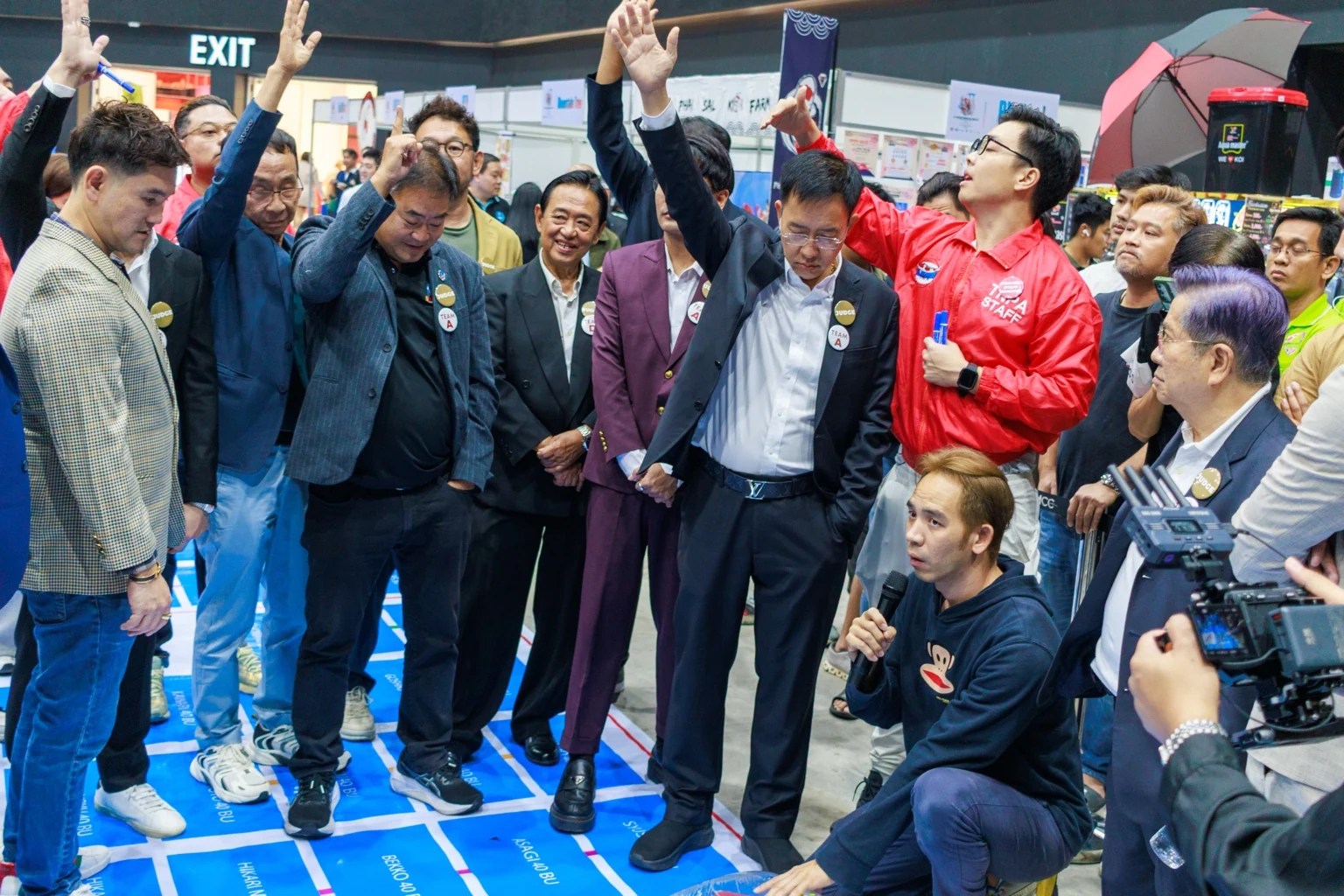 บรรยากาศการแสดงความคิดเห็นและกระบวนการตัดสิน